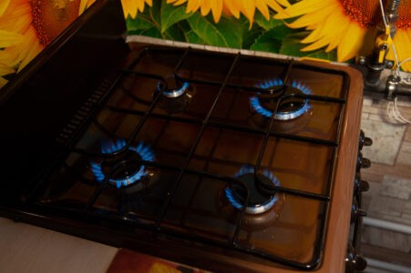 Спустя почти 2 месяца жильцам дома в Твери включили газ Спустя почти 2 месяца жильцам дома в Твери включили газ