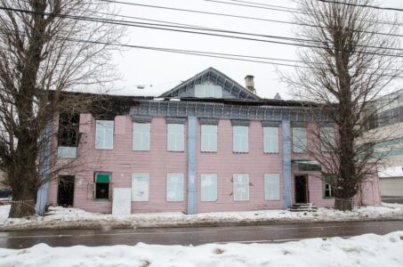 В Твери сносят старинный дом начала двадцатого века