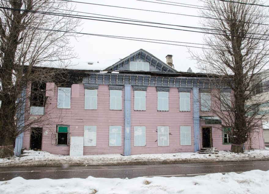 В Твери сносят старинный дом начала двадцатого века