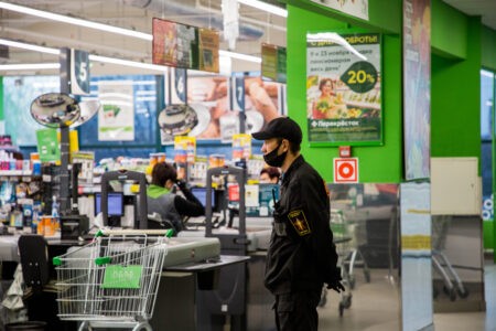 Охранник магазина предстанет перед тверским судом за избиение до смерти вора Охранник магазина предстанет перед тверским судом за избиение до смерти вора