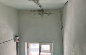 Дом в центре Твери постепенно «ломается пополам» Дом в центре Твери постепенно «ломается пополам»