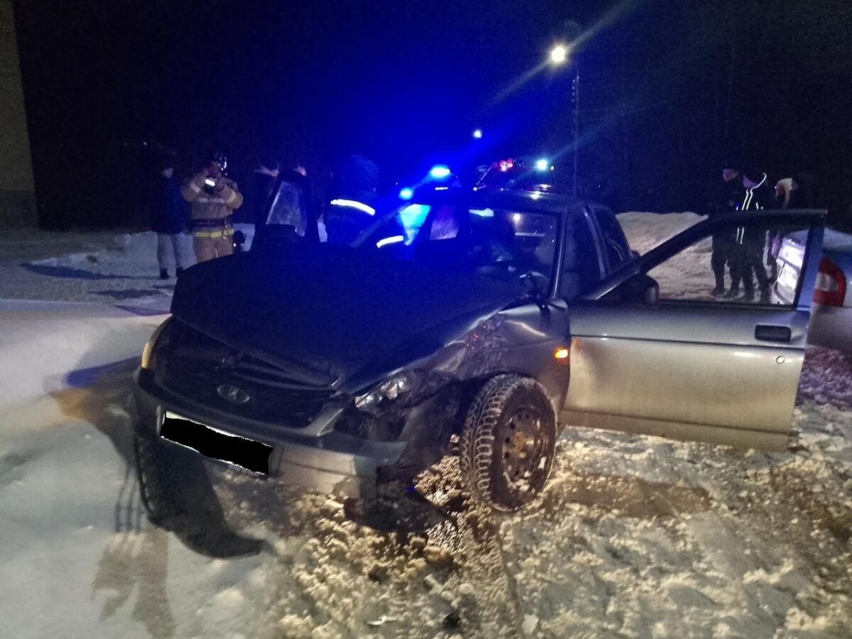 Женщина скончалась по пути в больницу после ДТП в Тверской области