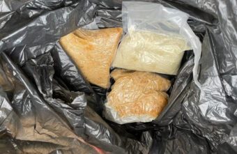 В машине наркодиллера, остановленной в Тверской области, нашли 2 килограмма вещества В машине наркодиллера, остановленной в Тверской области, нашли 2 килограмма вещества