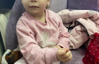 В Твери ищут родителей маленькой девочки В Твери ищут родителей маленькой девочки