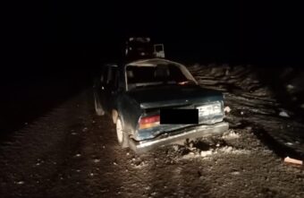 ВАЗ опрокинулся на дороге в Тверской области