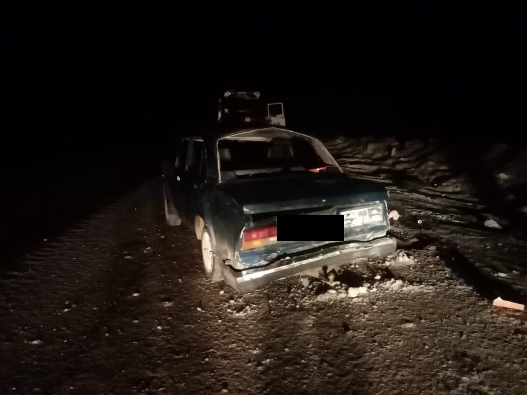 ВАЗ опрокинулся на дороге в Тверской области