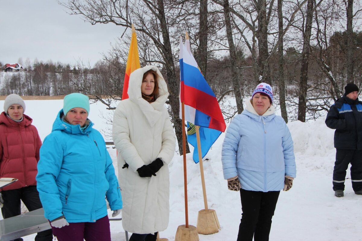 Под Вышним Волочком рыбаки соревновались в подлёдном лове