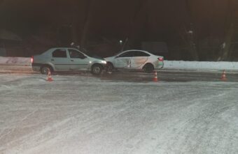 Два человека пострадали в столкновении "Рено" и "Лады" в Тверской области Два человека пострадали в столкновении "Рено" и "Лады" в Тверской области