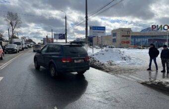 Водитель корейской иномарки сбил девушку на зебре в Твери Водитель корейской иномарки сбил девушку на зебре в Твери