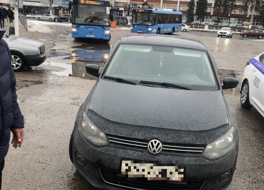 Пожилой мужчина попал под колёса иномарки около вокзала в Твери Пожилой мужчина попал под колёса иномарки около вокзала в Твери