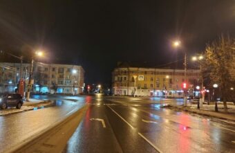 Водитель внедорожника сбил девушку на зебре в Твери Водитель внедорожника сбил девушку на зебре в Твери