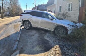 8-летний мальчик пострадал в столкновении "Лексуса" и "Фольксвагена" в Твери