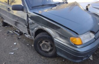 Женщину доставили в больницу после тройного ДТП в Тверской области Женщину доставили в больницу после тройного ДТП в Тверской области