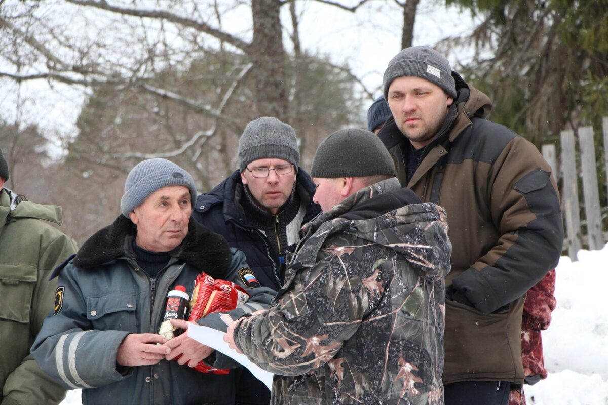 Под Вышним Волочком рыбаки соревновались в подлёдном лове