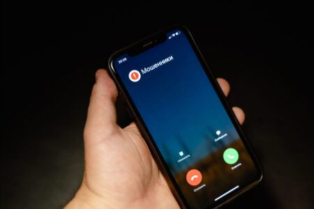 В СФР рассказали, на чем ловят россиян телефонные мошенники В СФР рассказали, на чем ловят россиян телефонные мошенники