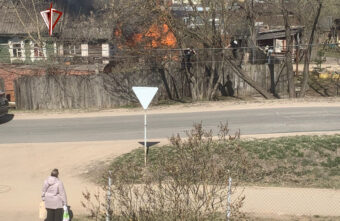 В Тверской области росгвардейцы спасли из горящего дома ребёнка