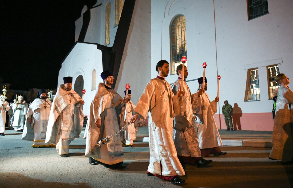 В храмах Тверской области проходят пасхальные богослужения