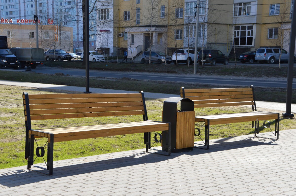 В Твери продолжается благоустройство сквера на улице Хромова