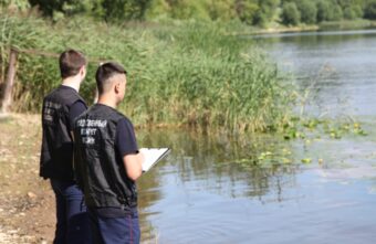 Следователи проверяют информацию о загрязнении рек в Тверской области Следователи проверяют информацию о загрязнении рек в Тверской области