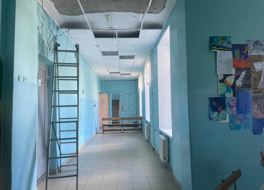 В тверской школе организована проверка по факту обрушения навесного потолка В тверской школе организована проверка по факту обрушения навесного потолка