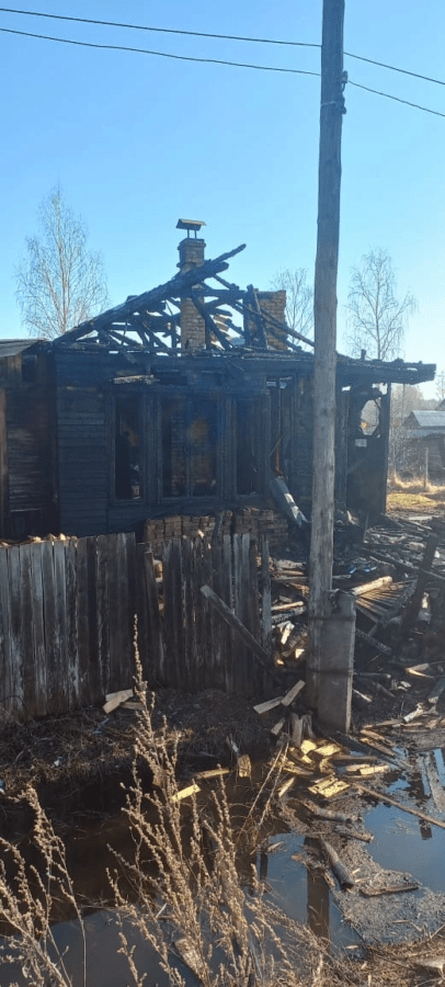 Рано утром в Тверской области загорелся жилой дом