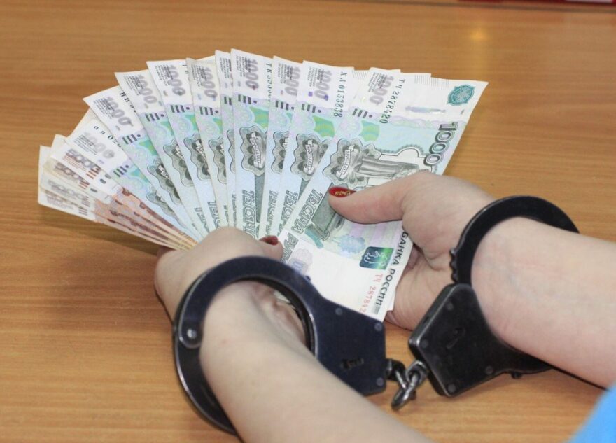 Жительница Твери похитила у знакомой пенсионерки почти 80 тысяч рублей Жительница Твери похитила у знакомой пенсионерки почти 80 тысяч рублей
