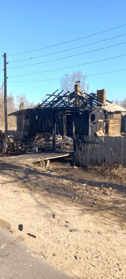 Рано утром в Тверской области загорелся жилой дом