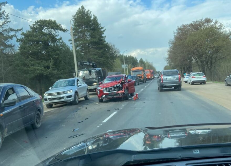 На улице Шишкова в Твери произошло огненное ДТП
