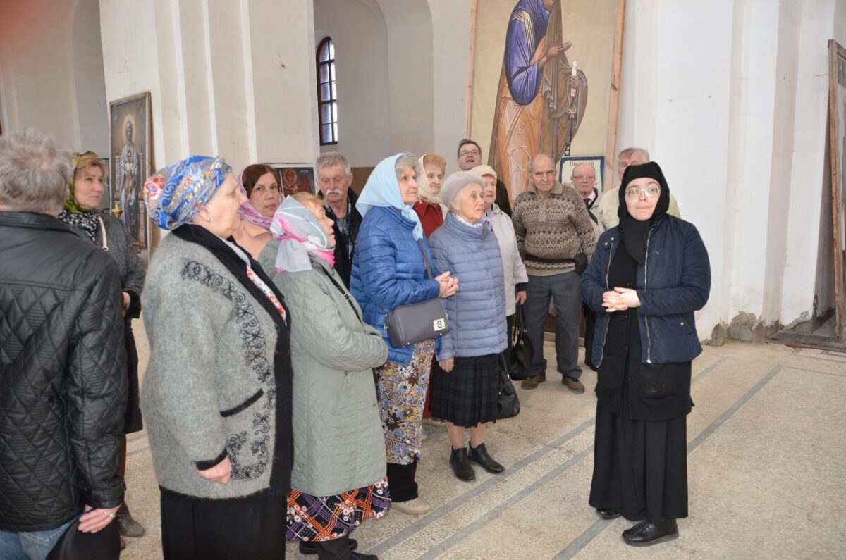 Вышневолоцкие ветераны посетили с экскурсией Казанский монастырь | ТОП  Тверь новости