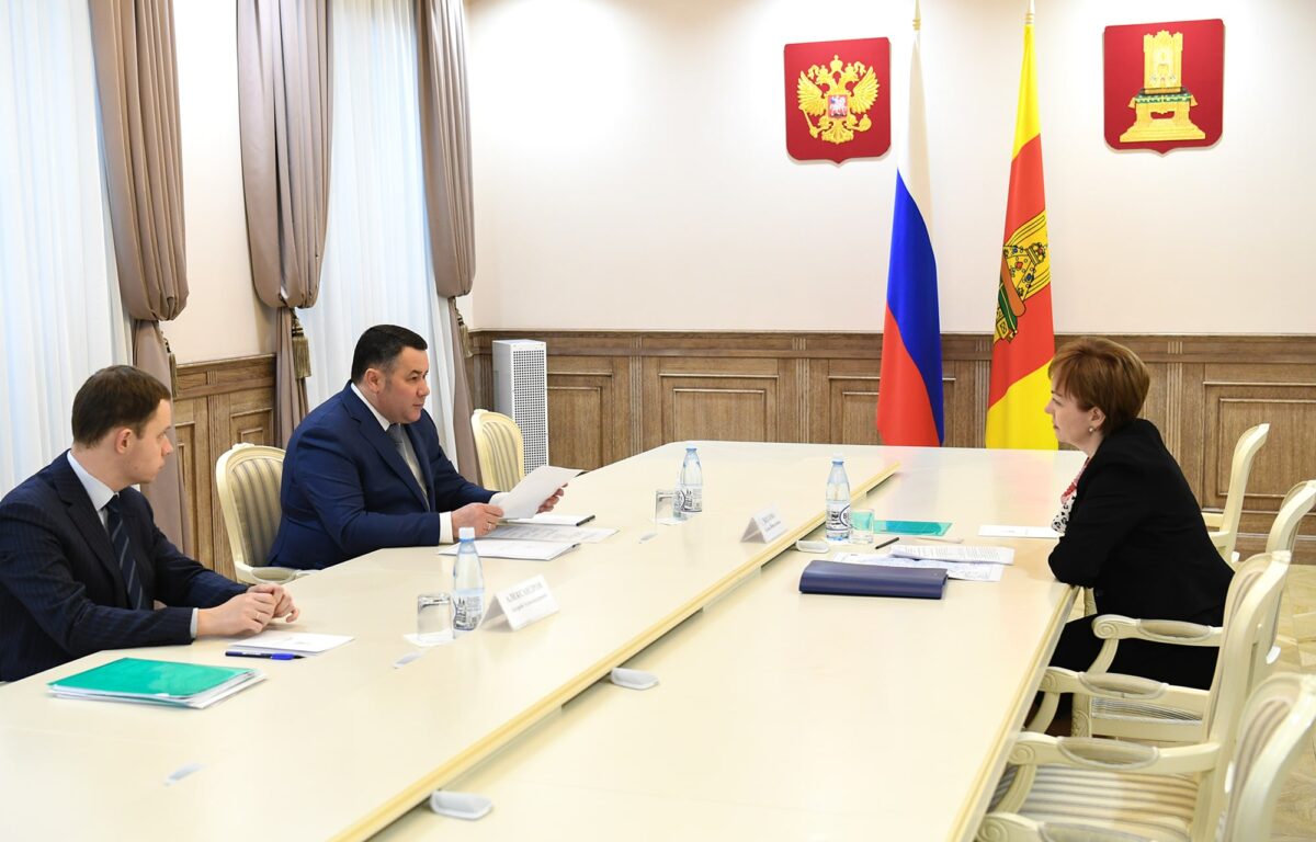 Губернатор Игорь Руденя провел встречу с главой Торжокского района Еленой Хохловой Губернатор Игорь Руденя провел встречу с главой Торжокского района Еленой Хохловой
