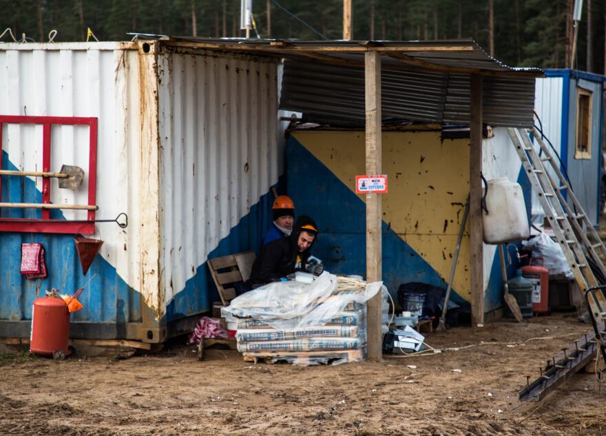 Предпринимательницу из Твери наказали за иностранца на работе