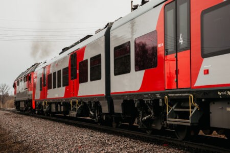 В Тверской области электричка наехала на жителя Самары В Тверской области электричка наехала на жителя Самары