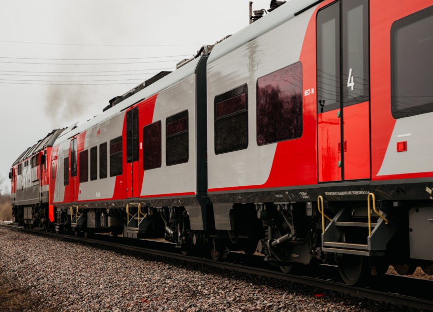 В Тверской области электричка наехала на жителя Самары
