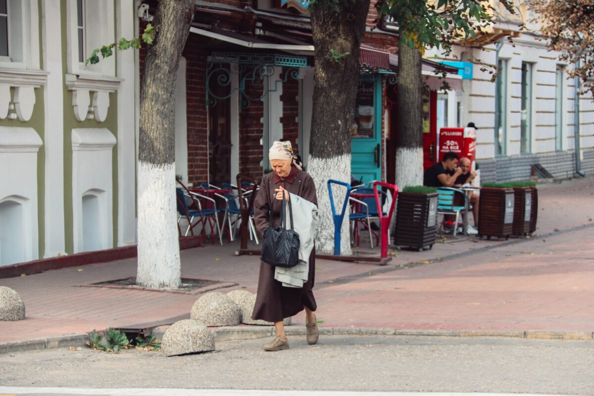 В Тверской области злоумышленник ограбил бабушку средь бела дня