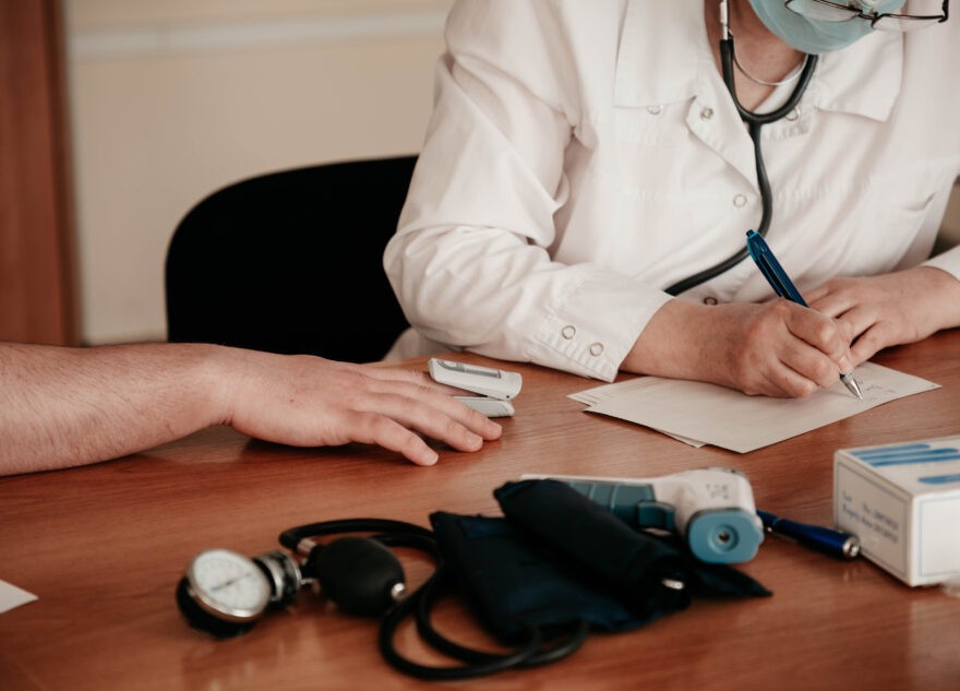 Врач рассказал, можно ли чистить сосуды