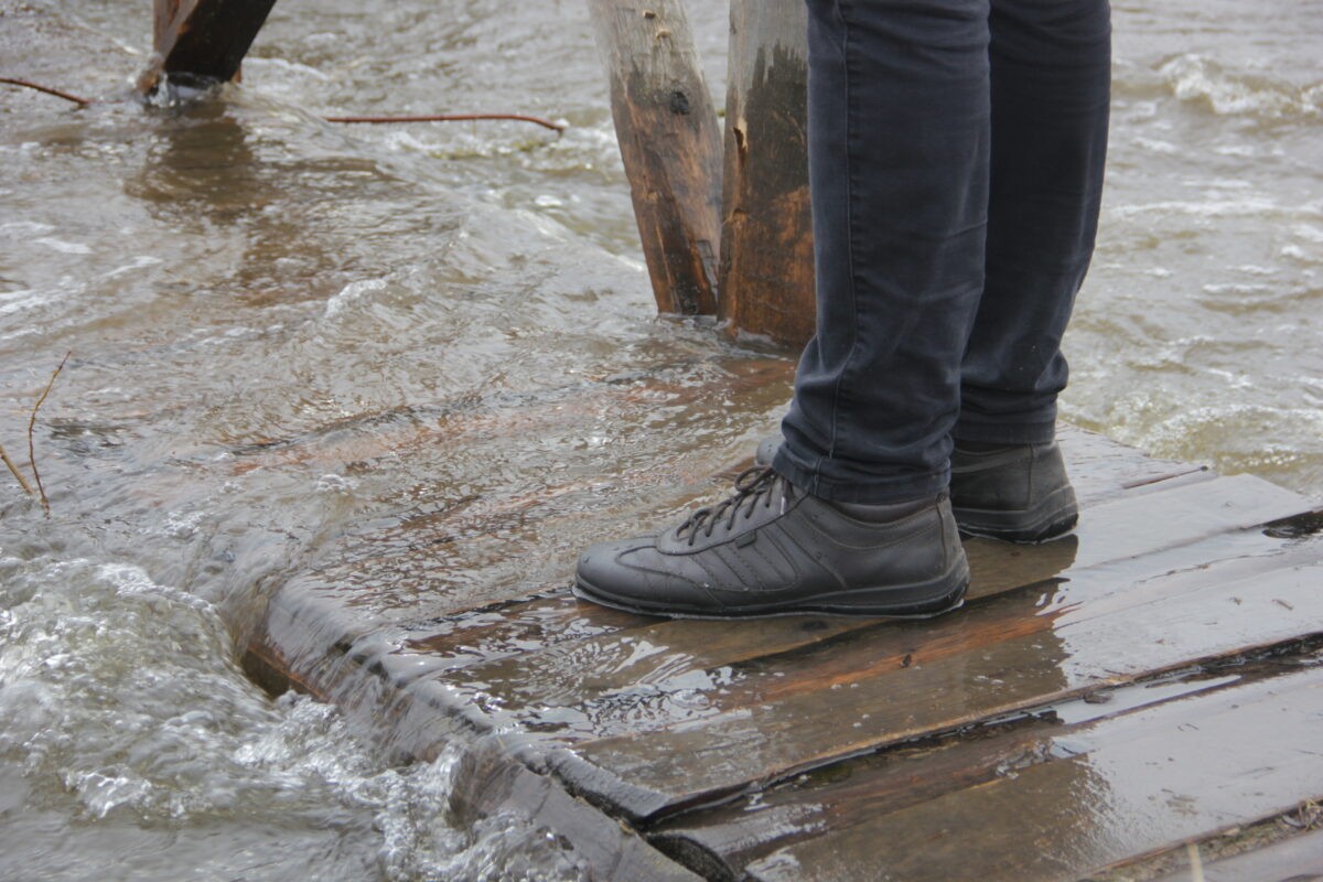 Спасатели предупреждают об опасных природных явлениях на реках Межа и Молога в Тверской области