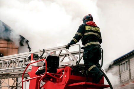 При тушении пожара в Тверской области нашли тела двух мужчин При тушении пожара в Тверской области нашли тела двух мужчин