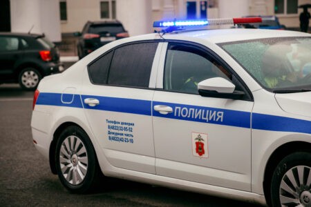 Рецидивистка из Твери украла барсетку, оставленную на улице Рецидивистка из Твери украла барсетку, оставленную на улице