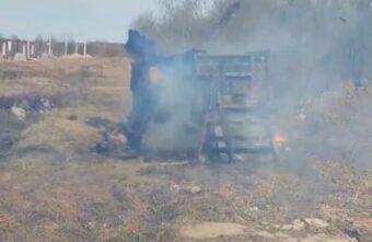 Под Тверью мигранты развели огромный костер в поле Под Тверью мигранты развели огромный костер в поле