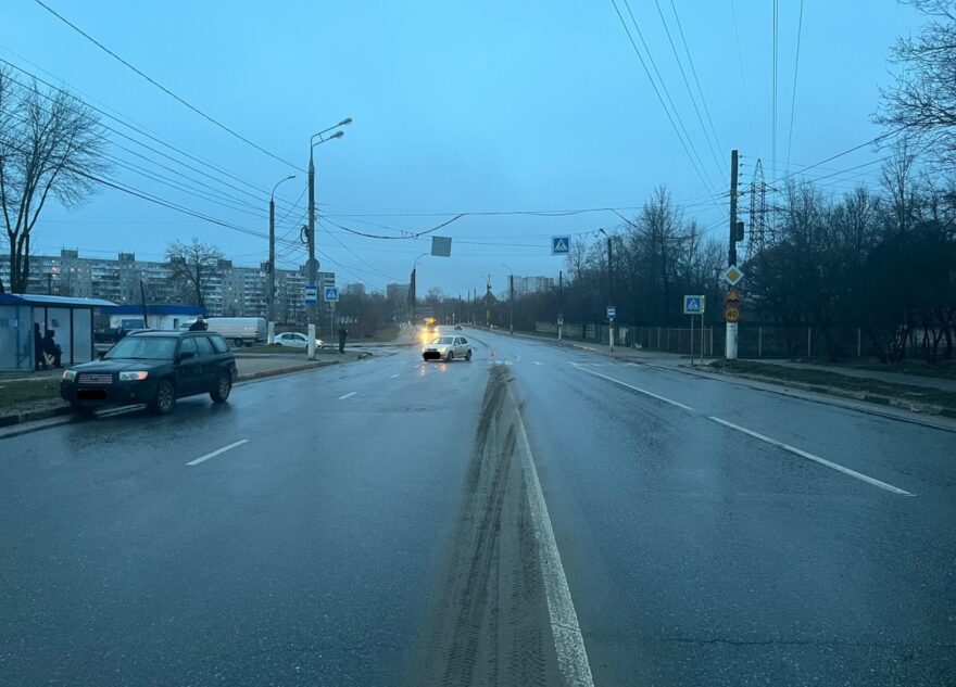 "Субару" и "Шкода" столкнулись в Твери, есть пострадавший