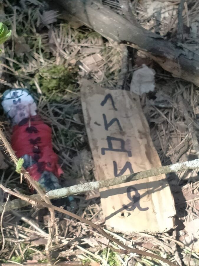 На кладбище под Тверью неизвестные устроили погром с гробами и костями