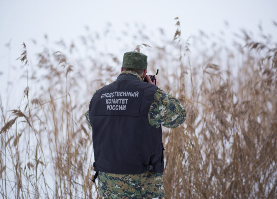 На берегу реки в Тверской области нашли тело мужчины