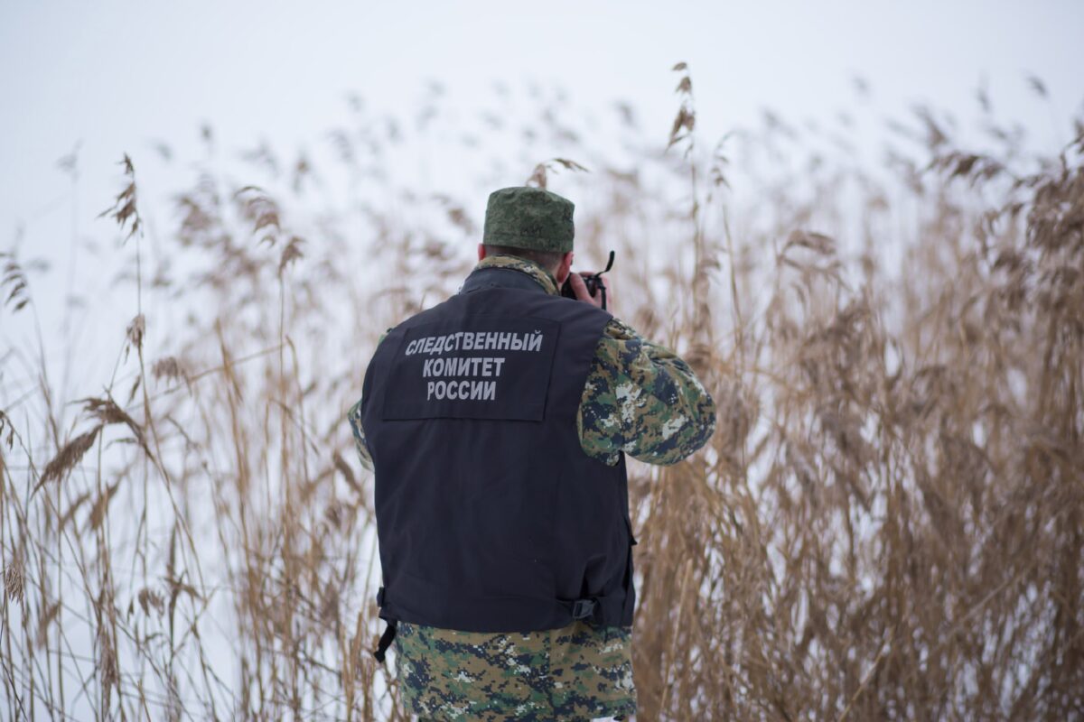 На берегу реки в Тверской области нашли тело мужчины