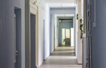 В школах Тверской области продолжается большой ремонт В школах Тверской области продолжается большой ремонт