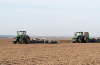 Аграрии Тверской области приступили к весенним полевым работам