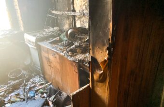 Тело пожилой женщины нашли в сгоревшей квартире в Тверской области