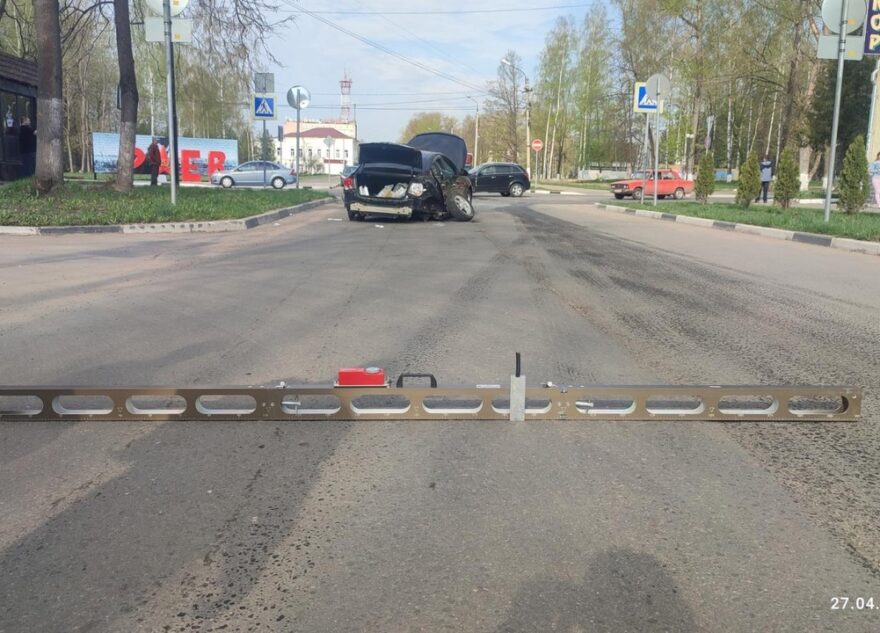 Два человека получили травмы в тройном ДТП в Тверской области Два человека получили травмы в тройном ДТП в Тверской области