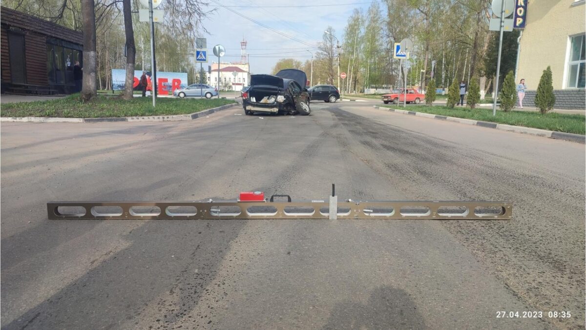 Два человека получили травмы в тройном ДТП в Тверской области