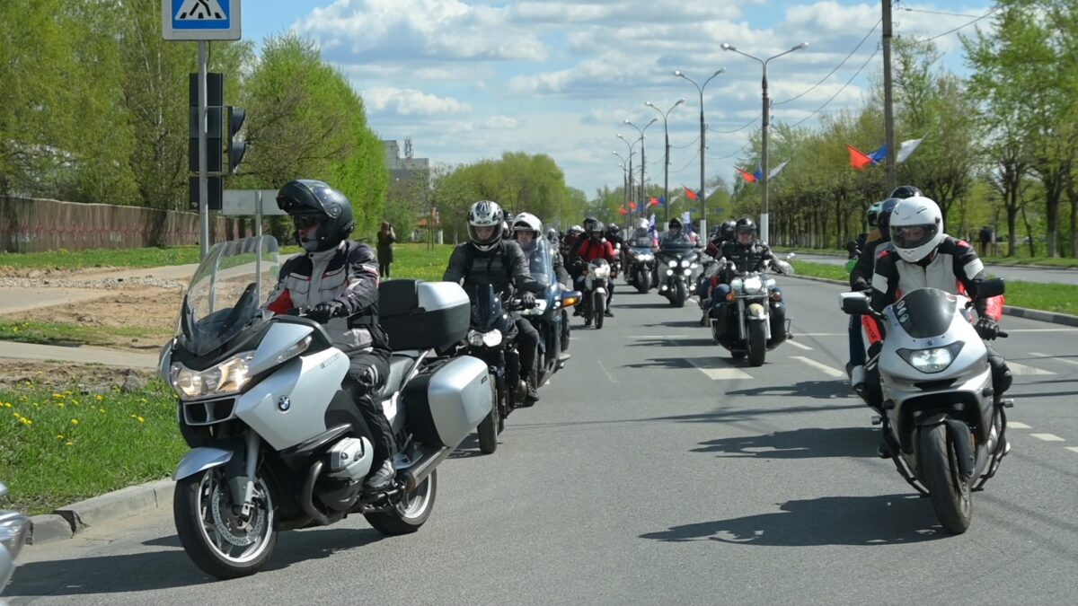 В Твери ярко, празднично и многолюдно открыли мотосезон