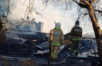 Пожарные отстояли целую улицу в Тверской области Пожарные отстояли целую улицу в Тверской области